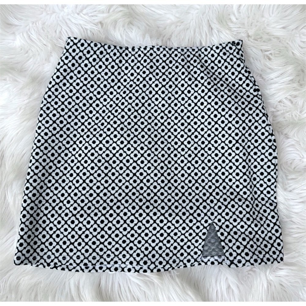 NWOT Hollister Print Mini Skirt With Slit